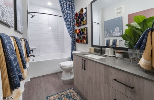 Building Photo - 100 Union St