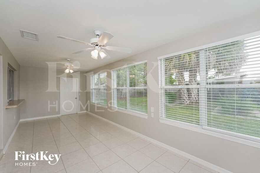 Building Photo - 21426 Glendale Ave