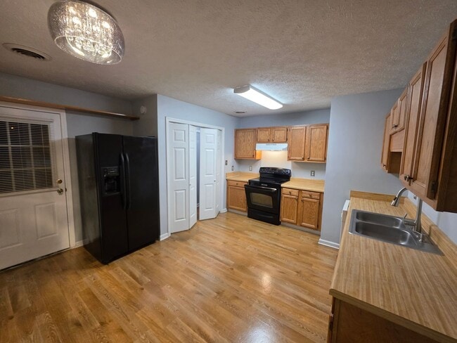 Building Photo - 109 Stanford Cir