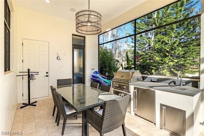 Building Photo - 2904 Tiburon Blvd E