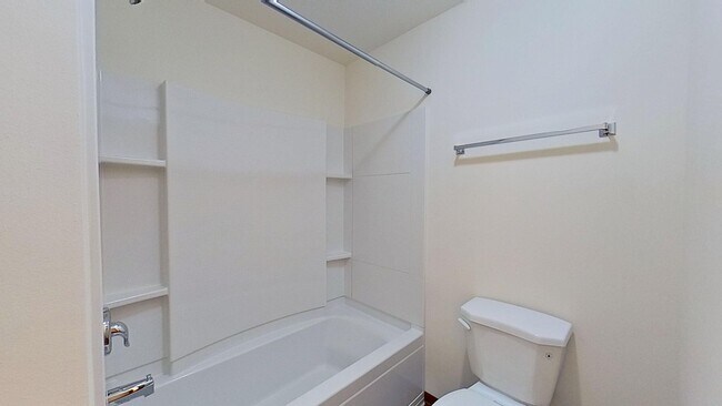 Building Photo - RENOVATED Lower 1 Bedroom 1 Bathroom Apartment Available