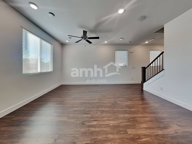 Building Photo - 4837 Colossal Star St