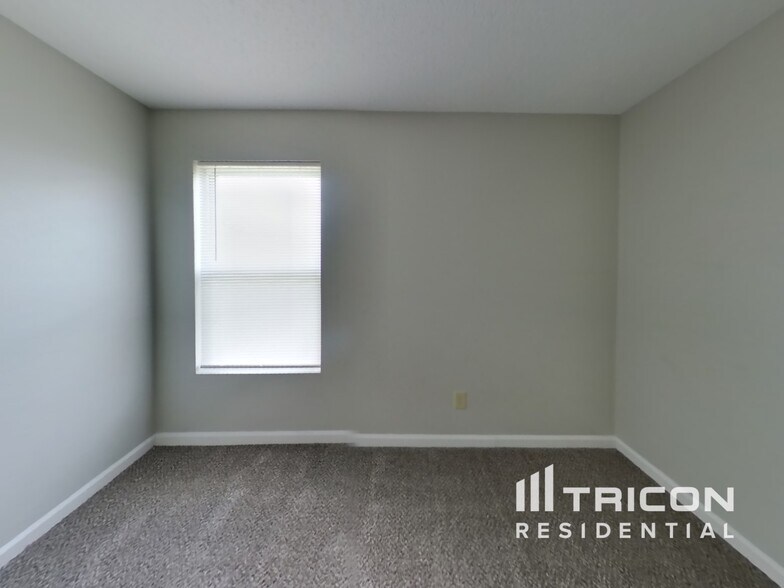 Building Photo - 10852 Wymm Ln