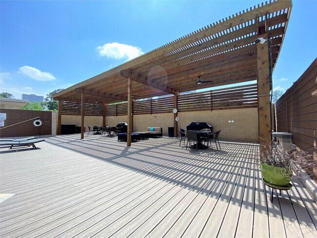 Building Photo - 49 Briar Hollow Ln
