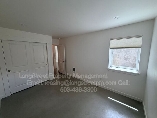 Building Photo - 1749 SE 46th Ave