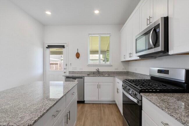 Building Photo - 17714 Winnower Ln
