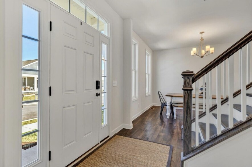 Building Photo - 62 Boxwood Ln