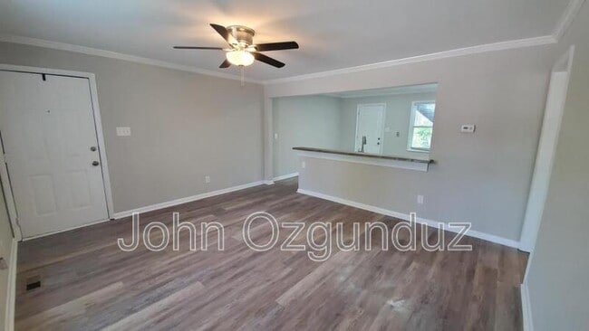 Building Photo - 813 S Blount St