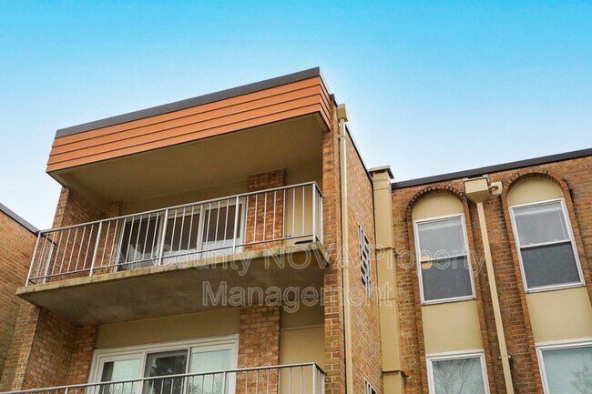 Building Photo - 11923 Parklawn Dr