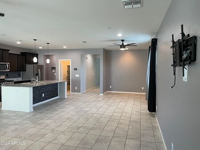 Building Photo - 2018 N 213th Dr