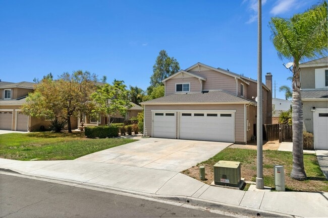 Primary Photo - 1067 Princess Kyra Pl