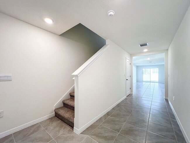 Building Photo - Pet-Friendly 5BR Home in Ocala | Spacious Living in Ocala Crossings South