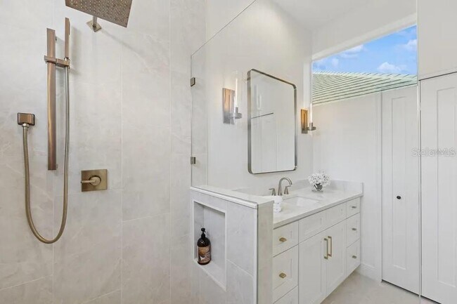 Building Photo - 7346 Edenmore St