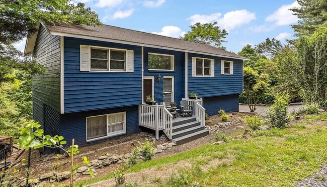Building Photo - 152 Slopes Ct
