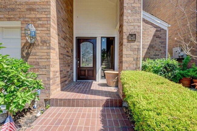 Building Photo - 4734 Post Oak Timber Dr