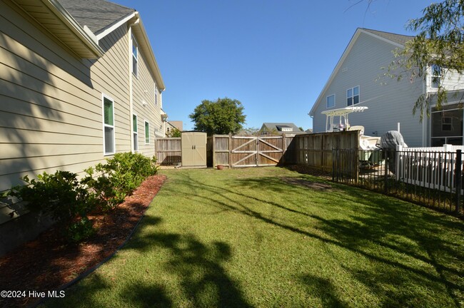 Building Photo - 201 Marsh Island Dr