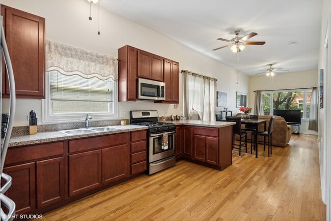 Building Photo - 2759 W Francis Pl