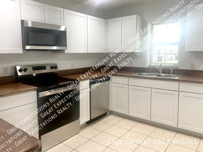 Building Photo - 6744 SE 106th St