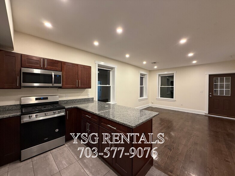 Building Photo - 19 Lambert Ave