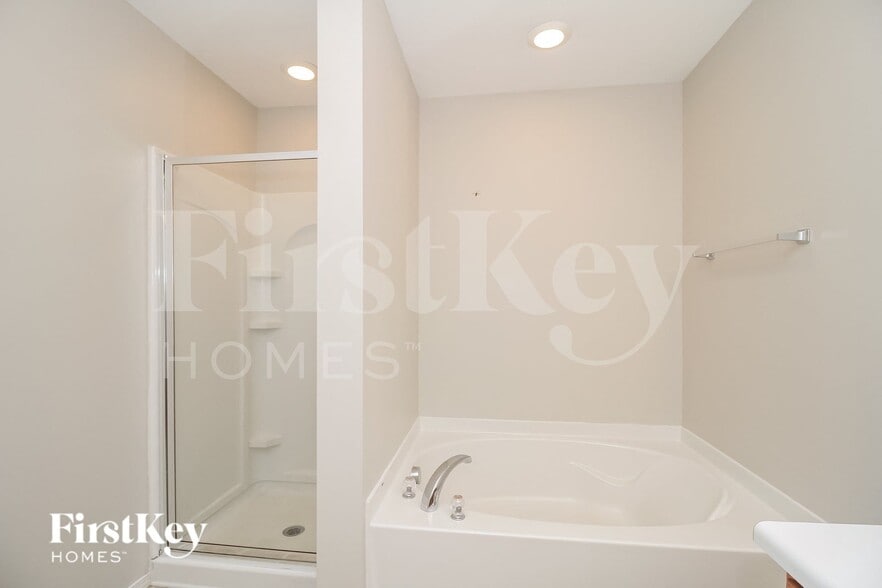 Building Photo - 5367 Liberty Hall Cir