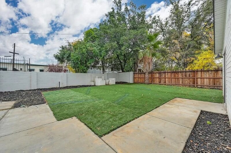 Building Photo - 1419 30th St