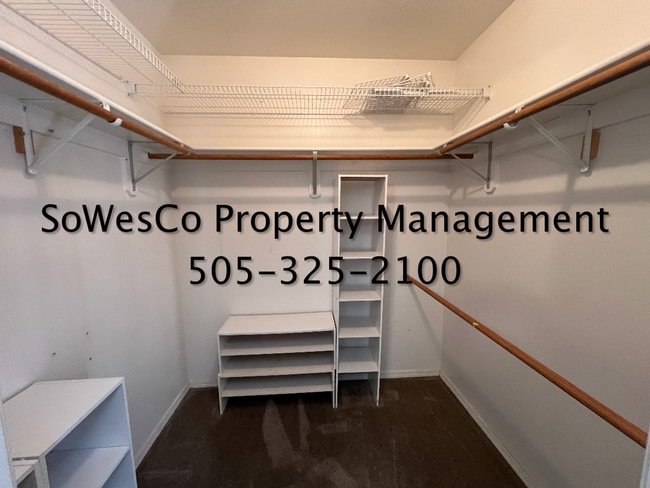 Building Photo - 3300 Majesta Pl