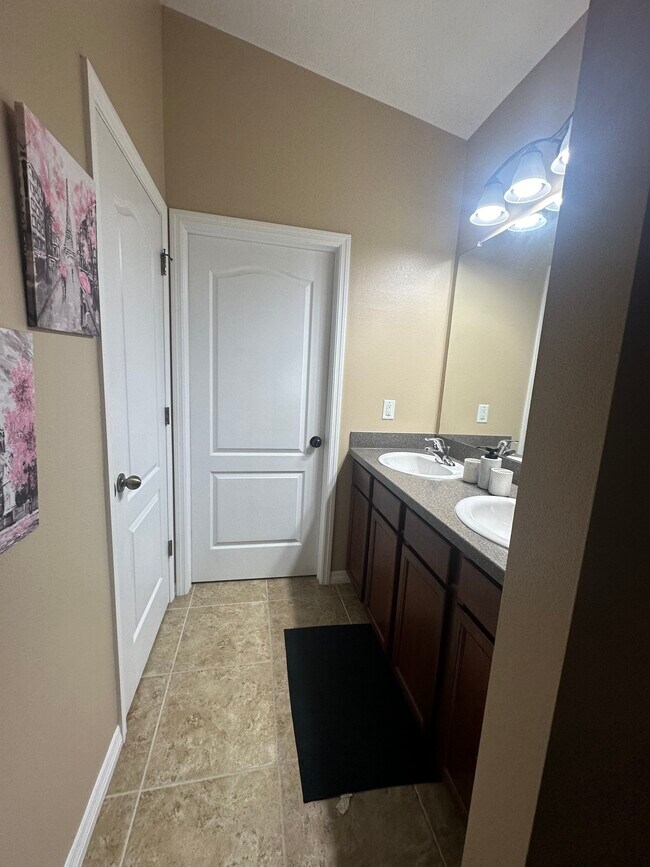 Building Photo - 9137 Moonlit Meadows Loop