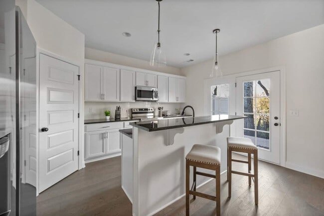 Building Photo - 3319 Old Hickory Blvd