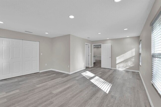 Building Photo - 855 S Holmes Blvd
