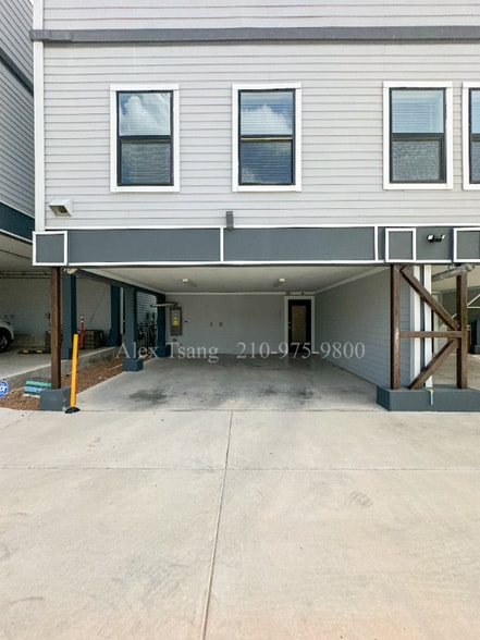 Building Photo - 225 S Pine St