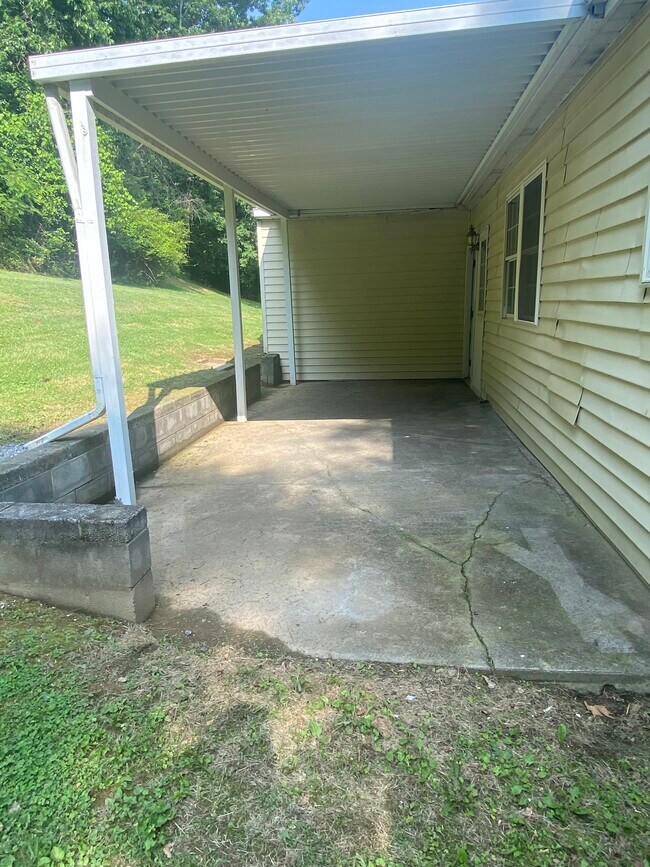 Back covered patio - 776 Valley Dr