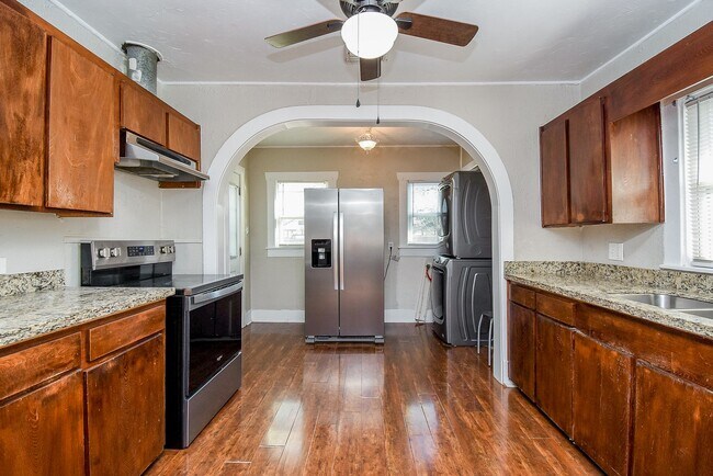 Building Photo - 8158 Niles St