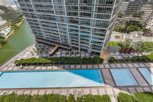 Building Photo - 475 Brickell Ave