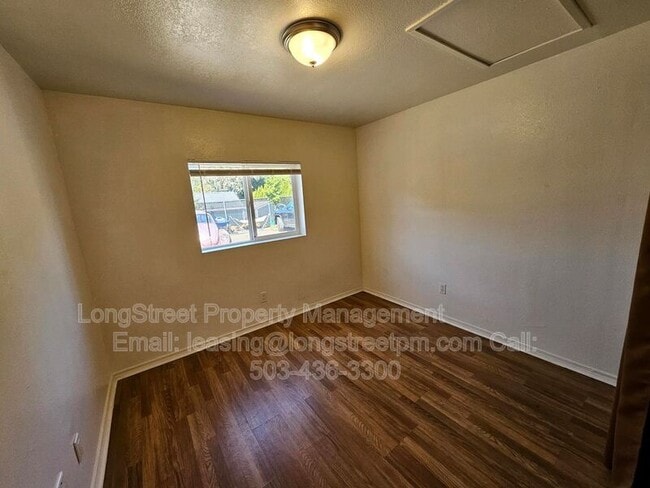 Building Photo - 4553 NE 105th Ave