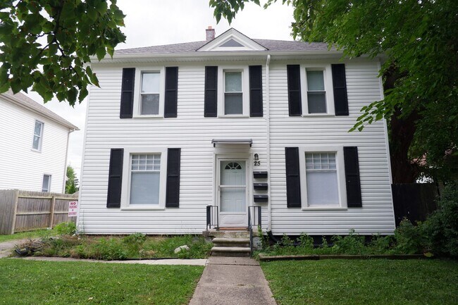 Primary Photo - Must see two bedroom Apartment in bustling...