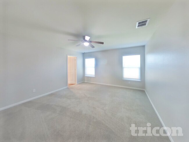 Building Photo - 715 Wonderland Trail