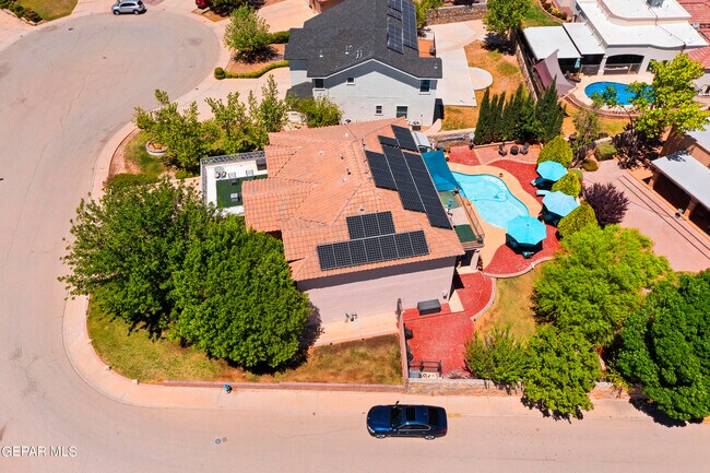 Building Photo - 1091 Los Moros Dr