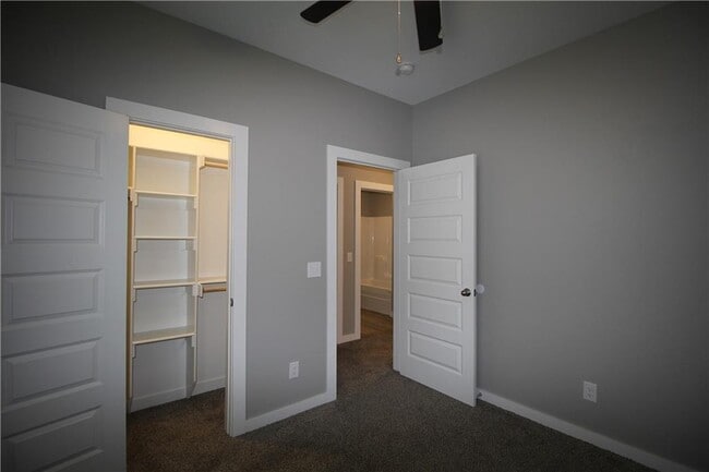 Building Photo - 2711 Vinson Rd