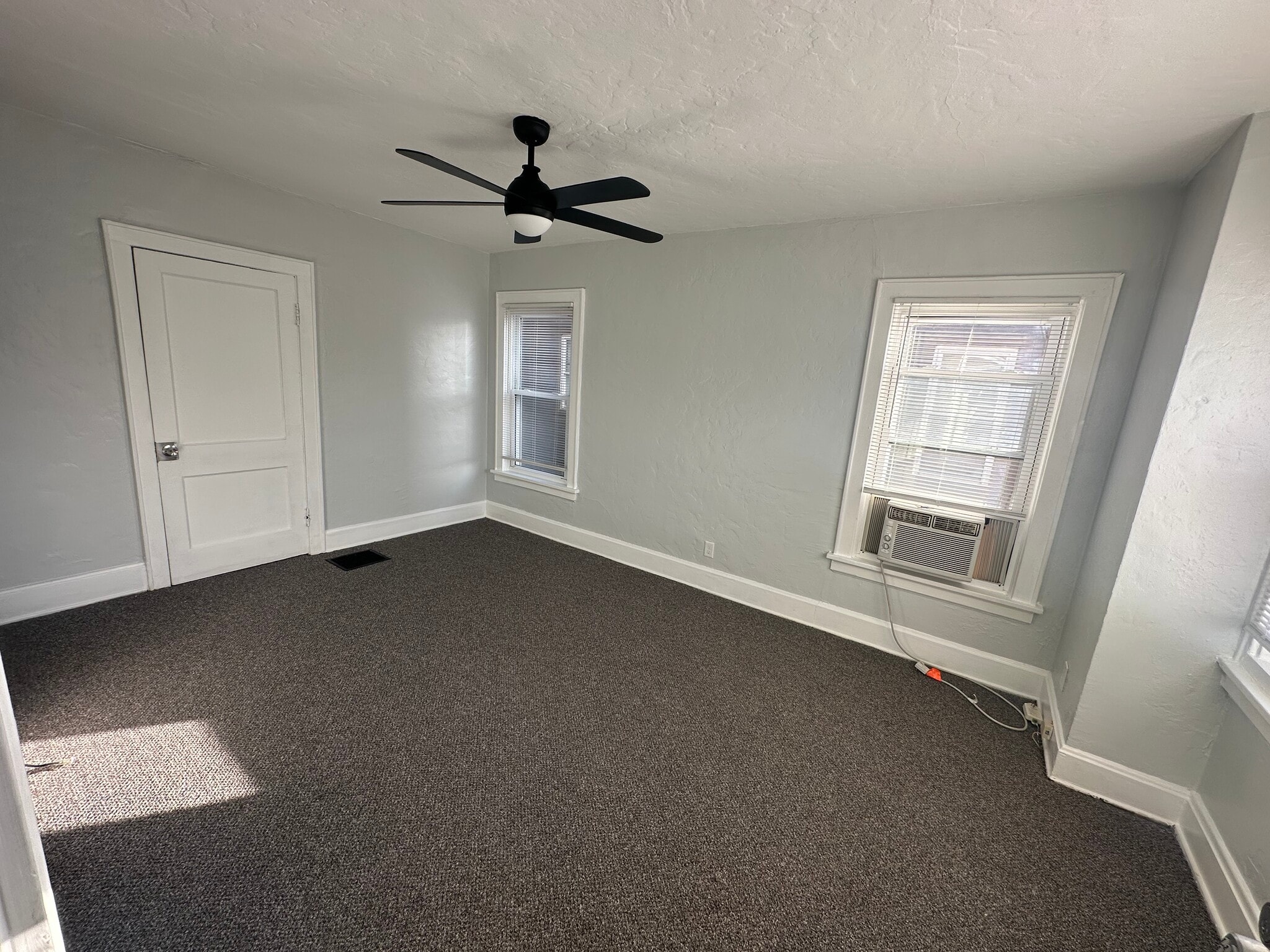 Living Room - 7008 Plainfield Rd