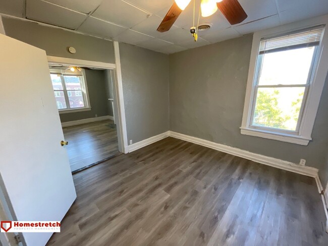 Building Photo - One Bedroom Unit Available! No Deposit for...