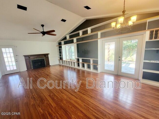 Building Photo - 247 Boca Shores Dr