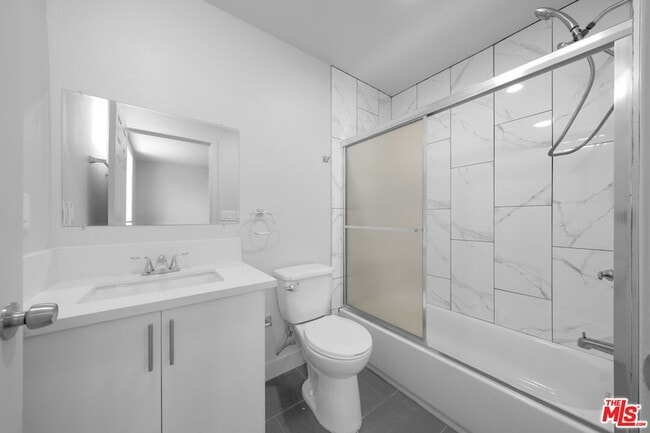 Building Photo - 236 W 84th Pl