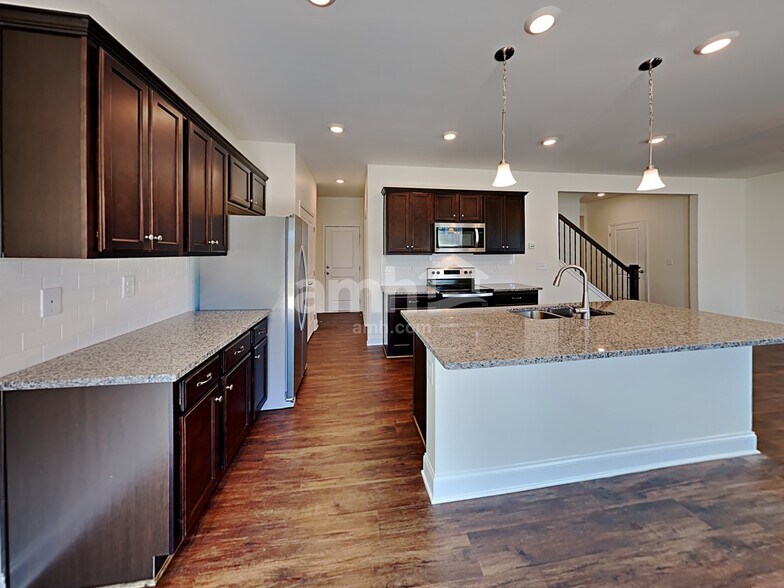 Building Photo - 869 Headland Wy