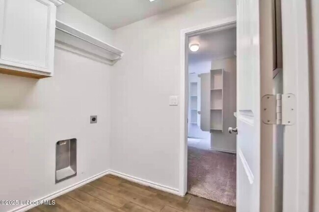 Building Photo - 7434 105th St