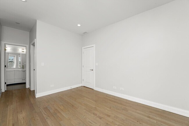 Building Photo - 4819 S Vincennes Ave