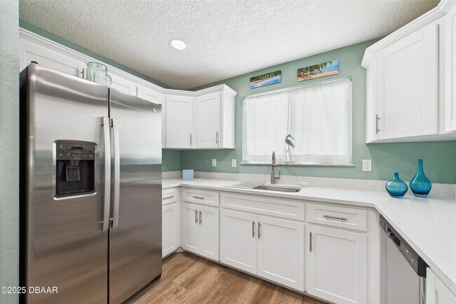 Building Photo - 4035 Oriole Ave