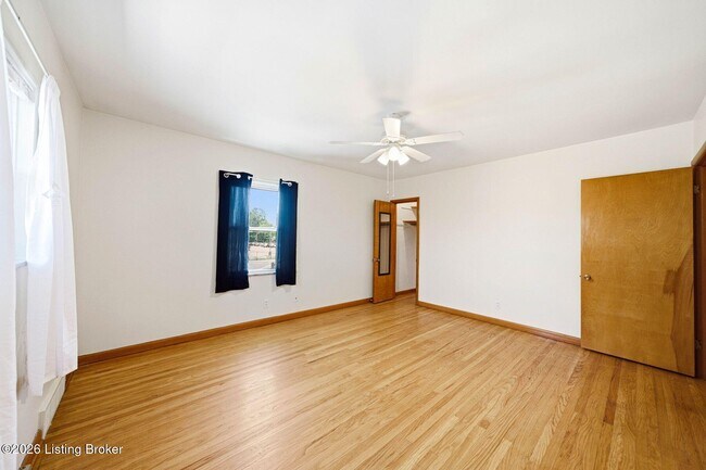 Building Photo - 119 McArthur Dr