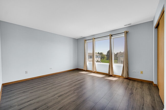 Building Photo - 14857 W Victoria Xing