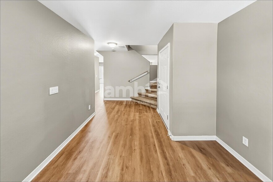 Building Photo - 20759 W Hamilton St