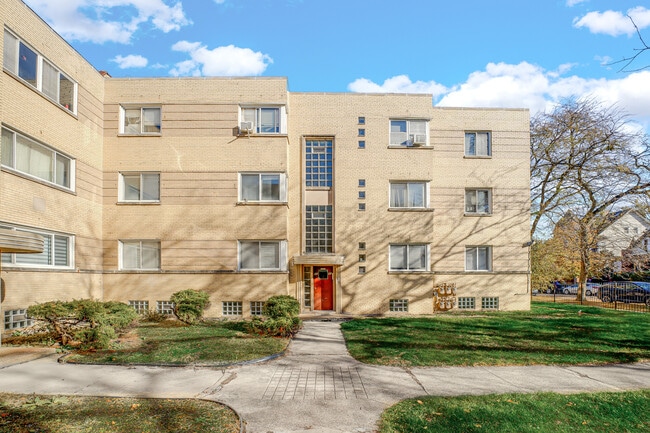 Building Photo - 2046 E 72nd Pl